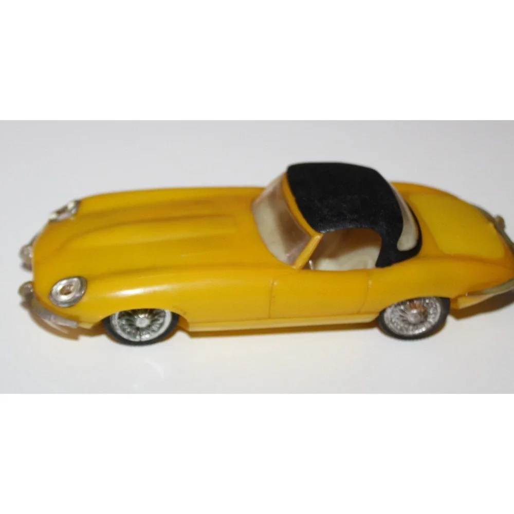 Zee Yellow Jaguar Convertible Plastic Vintage Toy Car Vehicle Model 2080